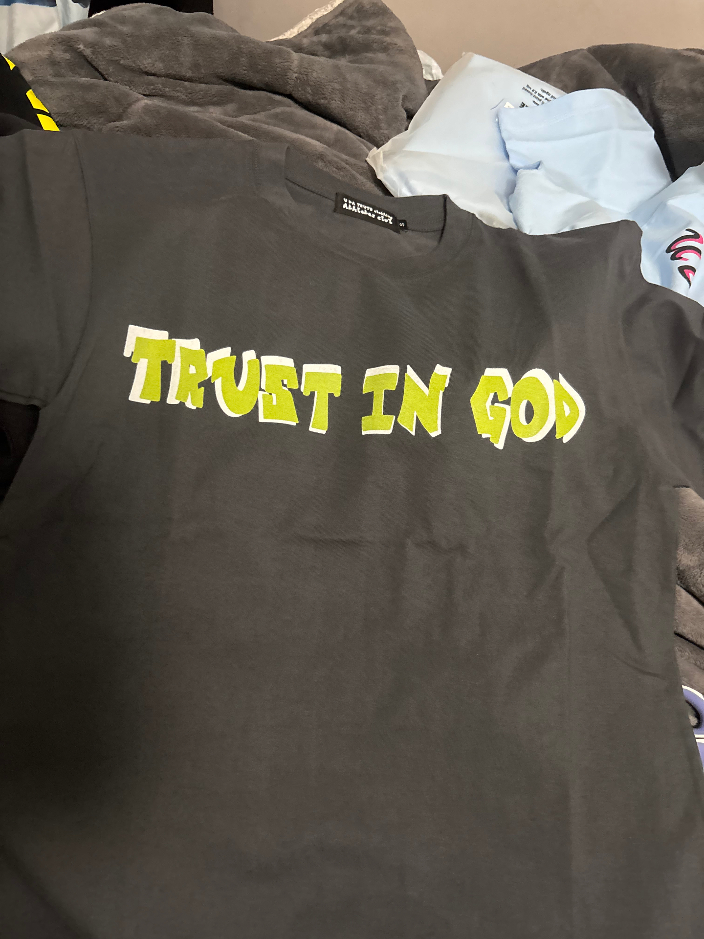 Trust In God 'Guardian Angel' Tee — Charcoal / Green